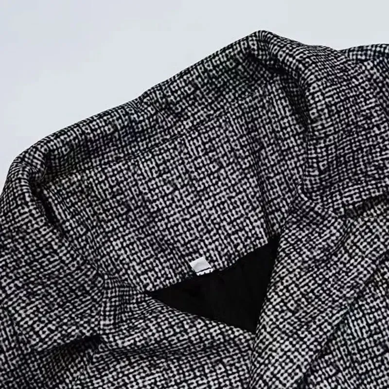 Men's Luxurious Double-Breasted Textured Peak Lapel Blazer | Ideal for All Seasons